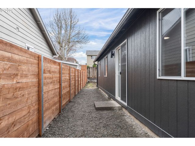 15805 Ne 48TH Cir, Vancouver, WA 98682