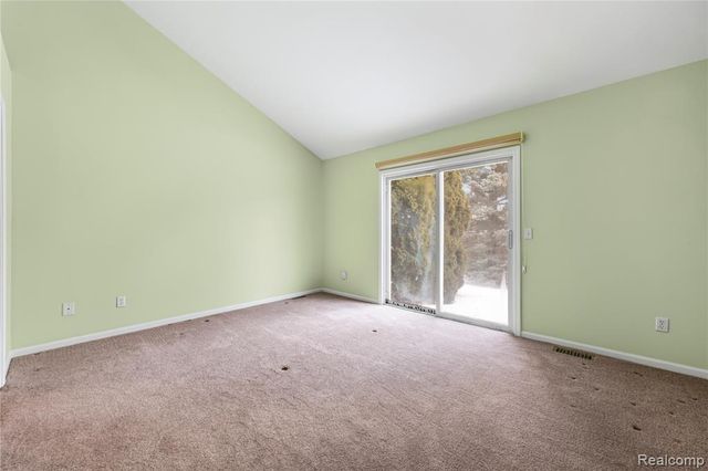 16829 Club Drive 41, Southgate, MI 48195