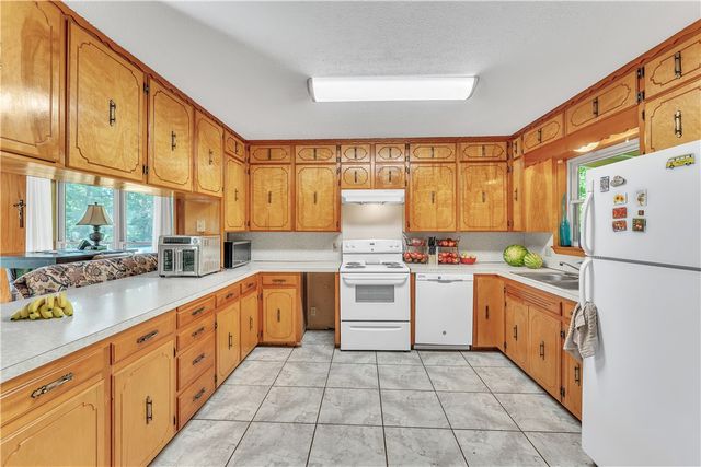 451 W Horn Street, Fayetteville, AR 72701