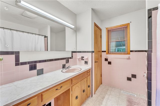 451 W Horn Street, Fayetteville, AR 72701