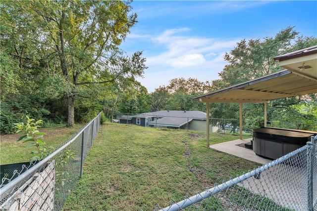 451 W Horn Street, Fayetteville, AR 72701