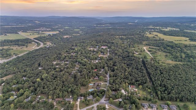 451 W Horn Street, Fayetteville, AR 72701