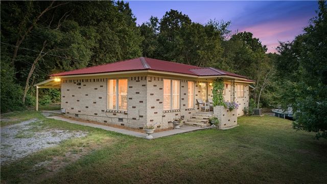 451 W Horn Street, Fayetteville, AR 72701