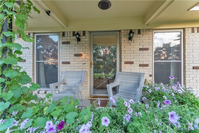 451 W Horn Street, Fayetteville, AR 72701