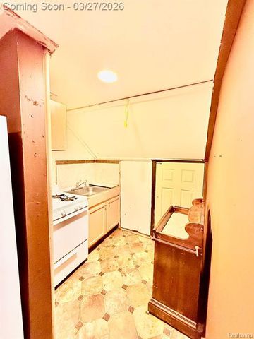 3886 Comstock Street, Hamtramck, MI 48212