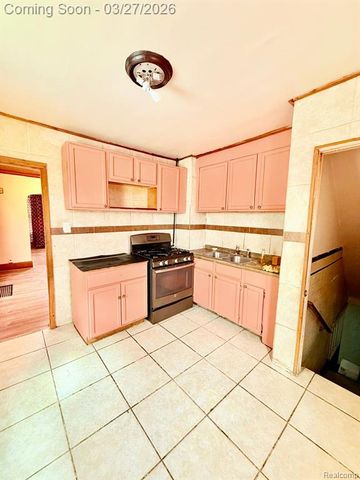 3886 Comstock Street, Hamtramck, MI 48212