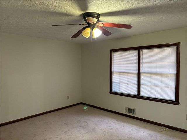 5252 Enchanted SW Cove, Lilburn, GA 30047