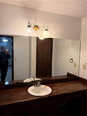 5252 Enchanted SW Cove, Lilburn, GA 30047