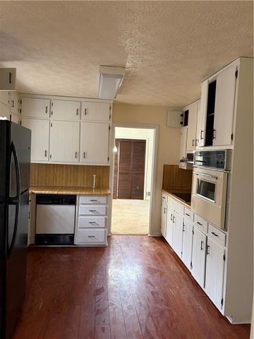 5252 Enchanted SW Cove, Lilburn, GA 30047