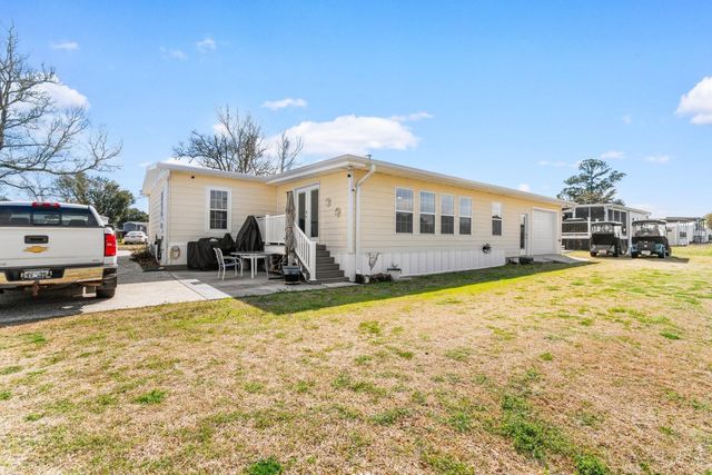 815 Waterway Dr., North Myrtle Beach, SC 29582