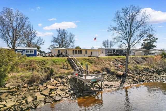 815 Waterway Dr., North Myrtle Beach, SC 29582