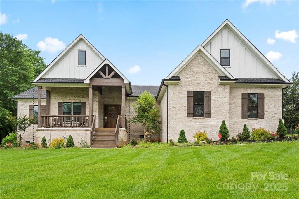 867 Bellegray Road, Clover, SC 29710