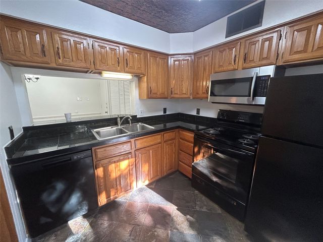 6509 Hickock Drive 2C, Fort Worth, TX 76116