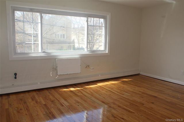 274 Robinson Avenue 1, Bronx, NY 10465
