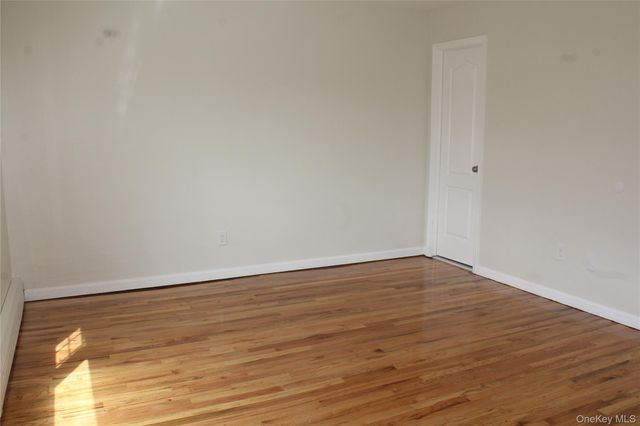 274 Robinson Avenue 1, Bronx, NY 10465