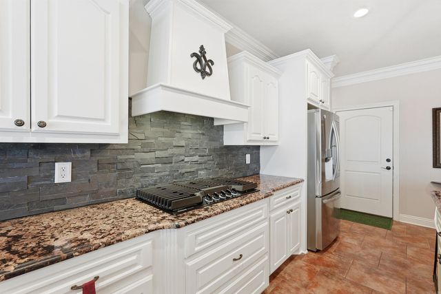 6717 Kensington Drive, Benton, AR 72019