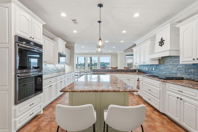 6717 Kensington Drive, Benton, AR 72019