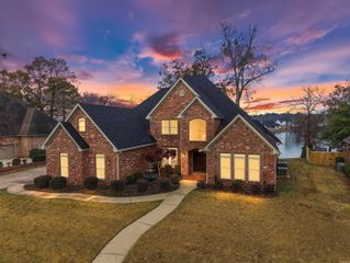 6717 Kensington Drive, Benton, AR 72019