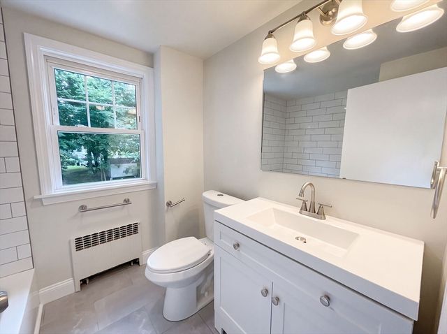 48 Woodlawn St, Randolph, MA 02368