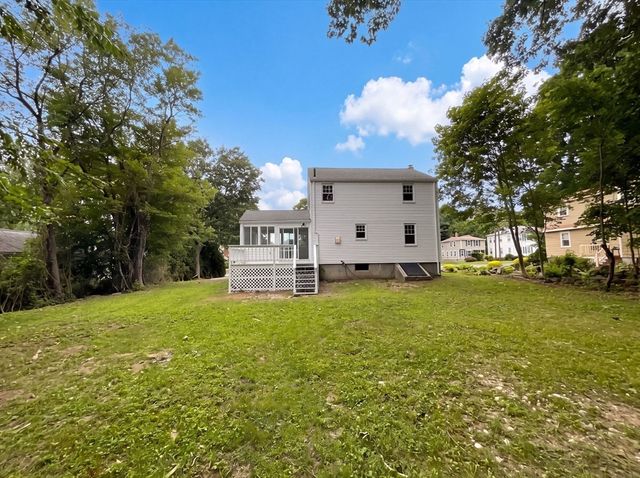 48 Woodlawn St, Randolph, MA 02368