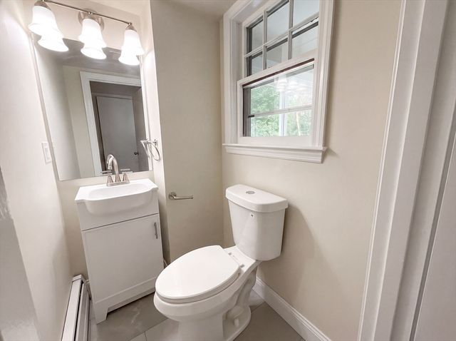 48 Woodlawn St, Randolph, MA 02368
