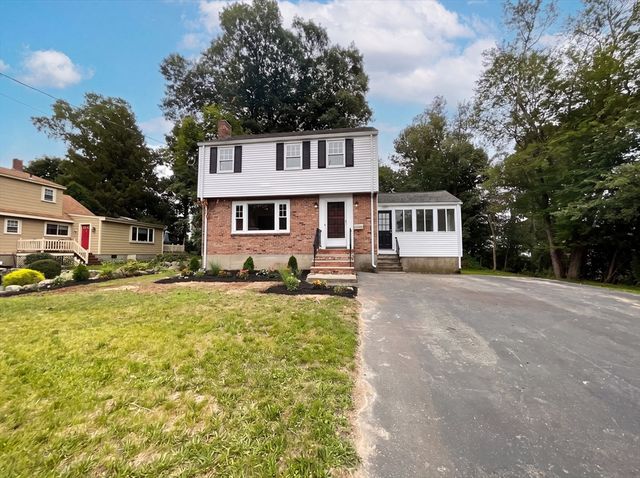 48 Woodlawn St, Randolph, MA 02368