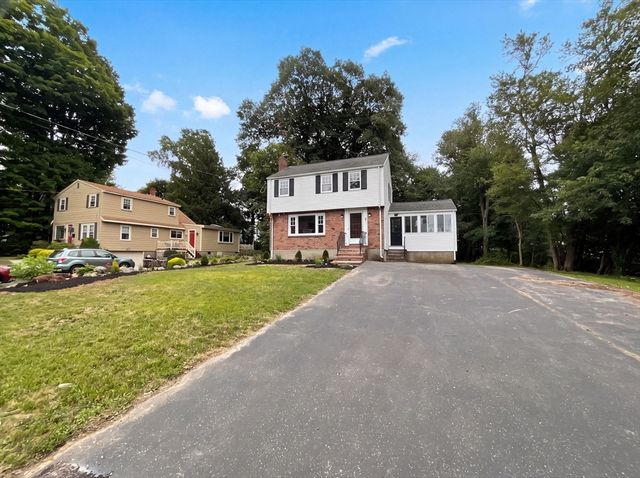 48 Woodlawn St, Randolph, MA 02368