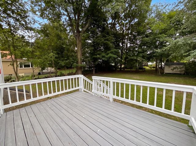 48 Woodlawn St, Randolph, MA 02368