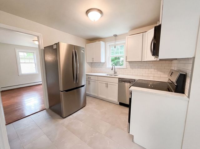 48 Woodlawn St, Randolph, MA 02368