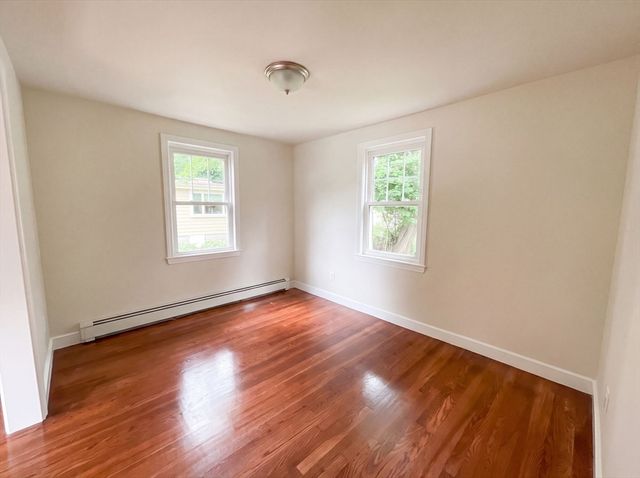 48 Woodlawn St, Randolph, MA 02368