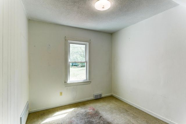 1612 County Road C E, Maplewood, MN 55109