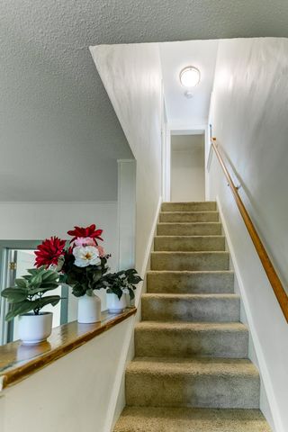 1612 County Road C E, Maplewood, MN 55109