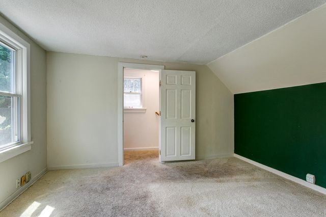 1612 County Road C E, Maplewood, MN 55109