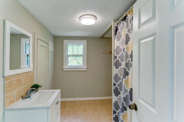 1612 County Road C E, Maplewood, MN 55109