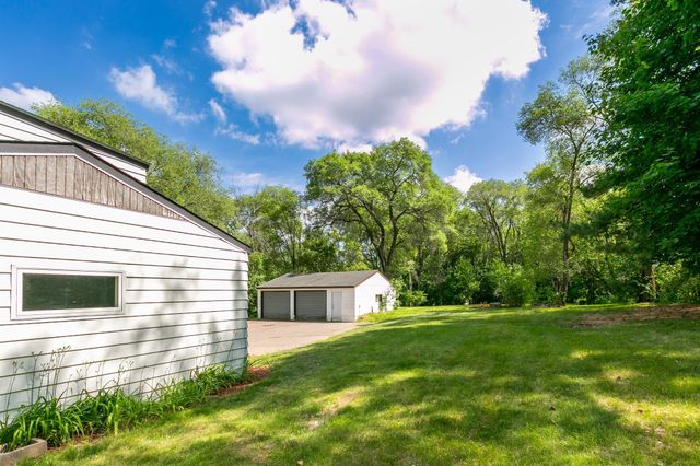 1612 County Road C E, Maplewood, MN 55109