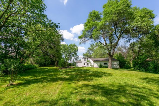 1612 County Road C E, Maplewood, MN 55109