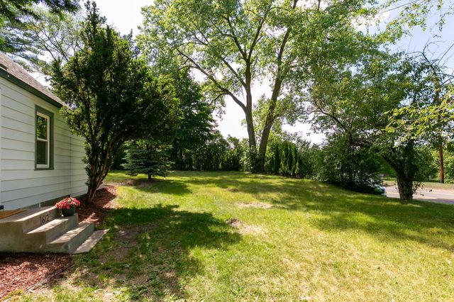 1612 County Road C E, Maplewood, MN 55109