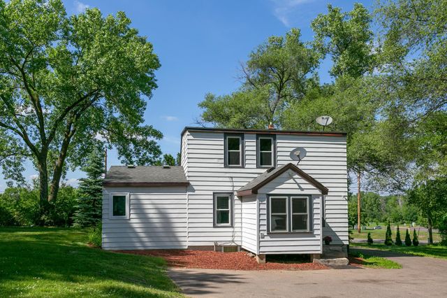 1612 County Road C E, Maplewood, MN 55109