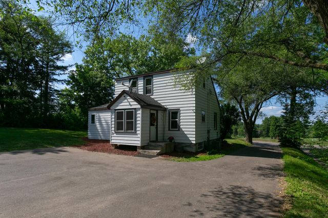 1612 County Road C E, Maplewood, MN 55109