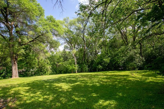 1612 County Road C E, Maplewood, MN 55109