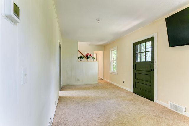 1612 County Road C E, Maplewood, MN 55109