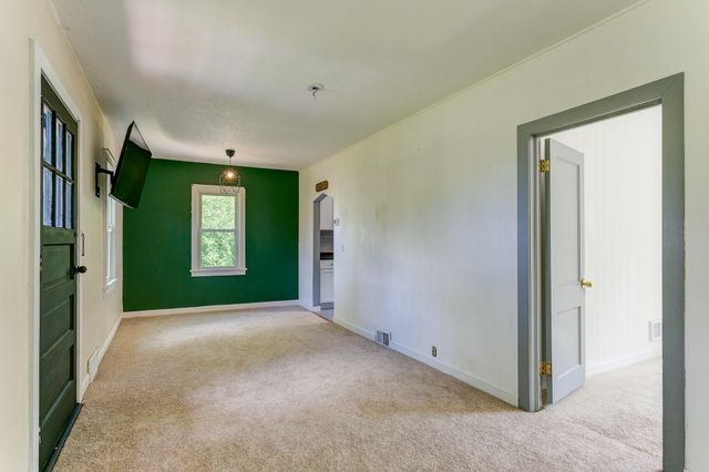1612 County Road C E, Maplewood, MN 55109