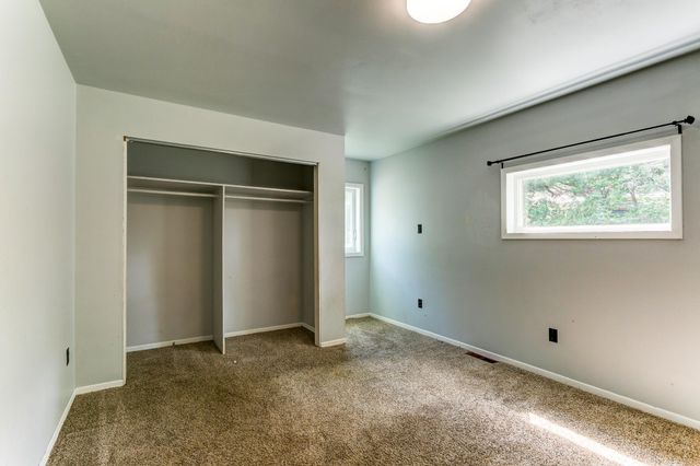 1612 County Road C E, Maplewood, MN 55109