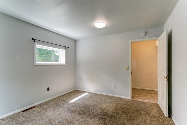 1612 County Road C E, Maplewood, MN 55109