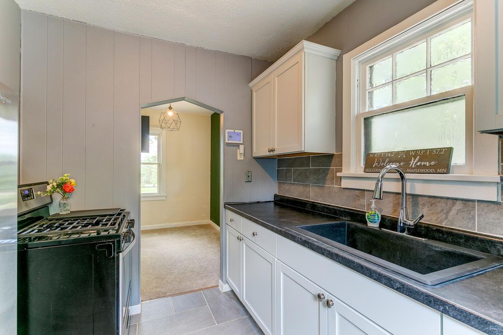 1612 County Road C E, Maplewood, MN 55109 — photo 4