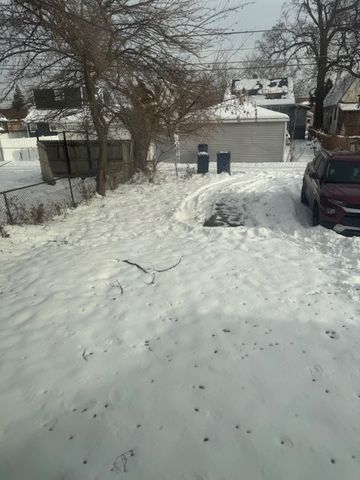 907 S 10th Avenue, Maywood, IL 60153