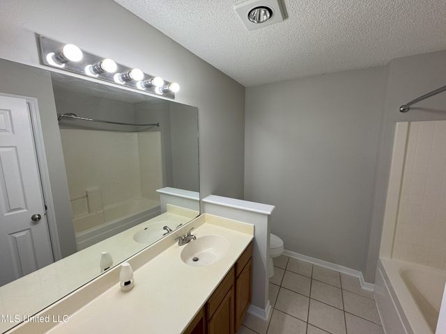 4656 Kelly Court, Ocean Springs, MS 39564