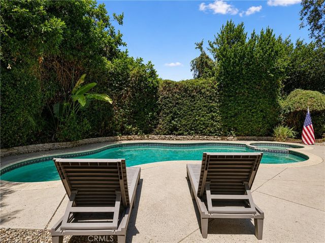 7819 Goldmine Lane, Lake Balboa, CA 91406
