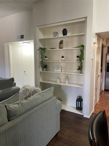 10555 Turtlewood Court 3005, Houston, TX 77072