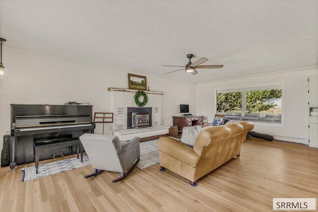 939 S 45th E, Idaho Falls, ID 83401
